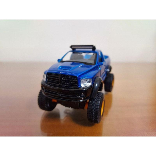 台灣現貨 全新盒裝1:47~道奇 DODGE SRT-10 亮藍色 合金 模型車 玩具 迴力 兒童 生日 禮物 收藏