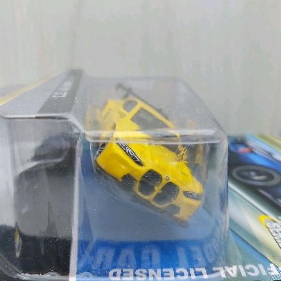 台灣現貨 全新包裝 CCA 1:64~寶馬 BMW M4 GT3 黃色 避震效果 螺絲底盤 合金滑行車-細節圖2