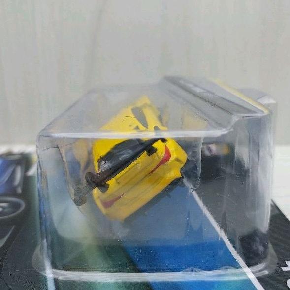 台灣現貨 全新包裝 CCA 1:64~寶馬 BMW M4 GT3 黃色 避震效果 螺絲底盤 合金滑行車-細節圖3