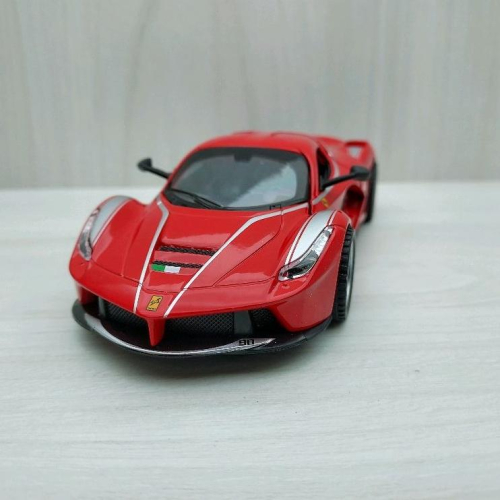 台灣現貨 全新盒裝~1:32 ~法拉利 Ferrari LaFarrari 銀紅色合金模型聲光車 玩具 收藏 兒童 禮物