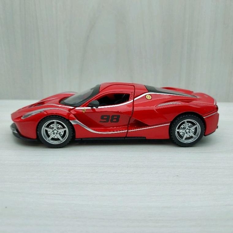 台灣現貨 全新盒裝~1:32 ~法拉利 Ferrari LaFarrari 銀紅色合金模型聲光車 玩具 收藏 兒童 禮物-細節圖2
