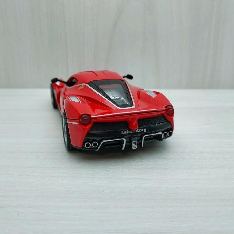 台灣現貨 全新盒裝~1:32 ~法拉利 Ferrari LaFarrari 銀紅色合金模型聲光車 玩具 收藏 兒童 禮物-細節圖4