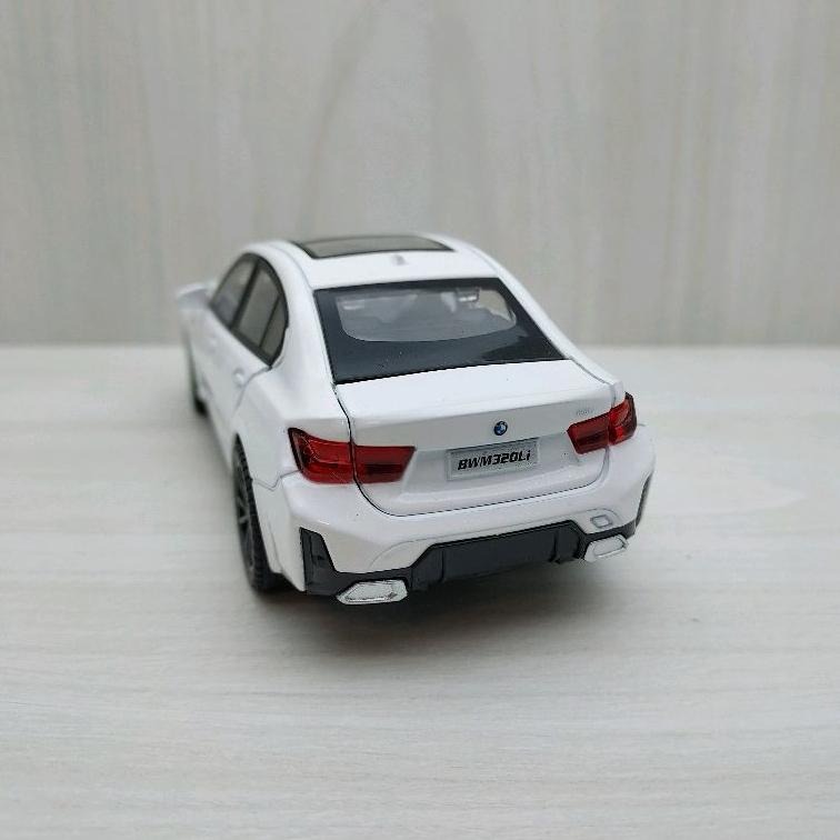 台灣現貨 全新盒裝~1:32 ~寶馬 BMW 320i 白色 前輪可轉向 合金 模型車 聲光車 玩具 兒童 禮物 收藏-細節圖4