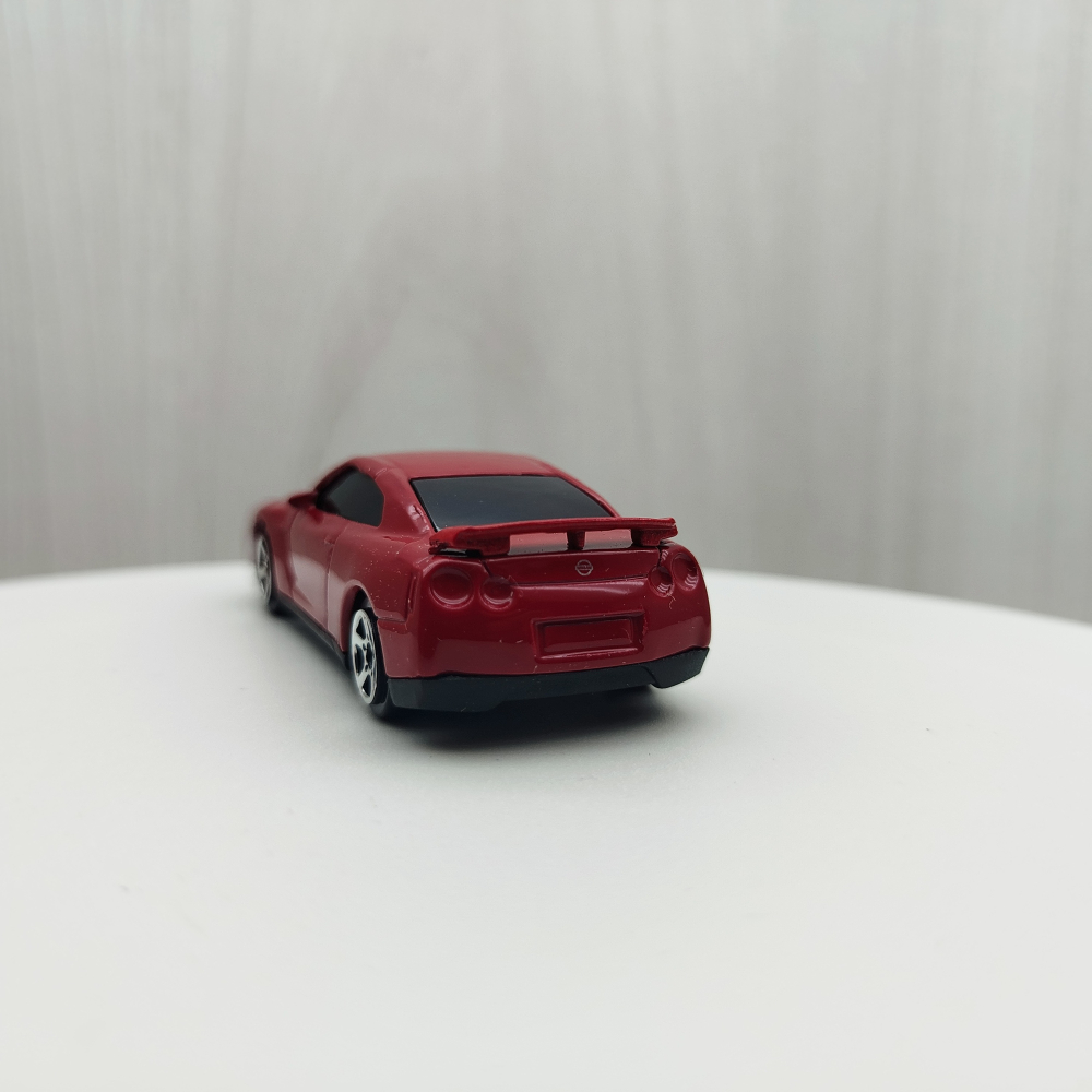 台灣現貨 全新盒裝~1:64~日產 NISSAN GT-R(R35) 紅色 黑窗 合金 模型車 玩具 小汽車 兒童 禮物-細節圖3