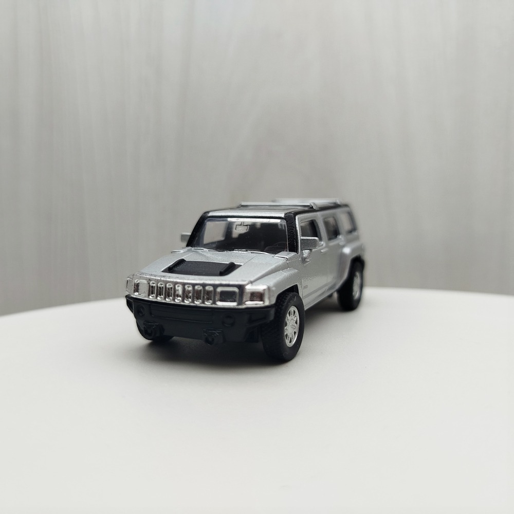 台灣現貨 全新盒裝1:64~悍馬 HUMMER H3 銀色 透明車窗 合金 模型車 玩具 小汽車 收藏 交通 比例模型