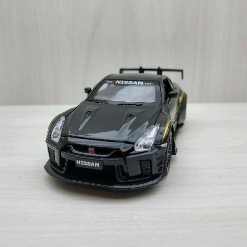 台灣現貨 全新盒裝~1:32 ~日產 NISSAN GTR R35  黑色 可開門 合金 模型車 聲光車 玩具 禮物