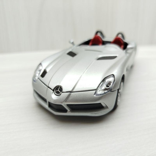 台灣現貨 全新盒裝~1:32 ~賓士 BENZ SLR 銀色 合金 模型車 聲光車 玩具 兒童 禮物 收藏 交通 比例