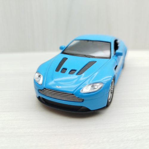 台灣現貨 全新盒裝1:36阿斯頓馬丁 MARTIN V12 藍色 合金 模型車 玩具 迴力 兒童 生日 禮物 收藏 擺飾