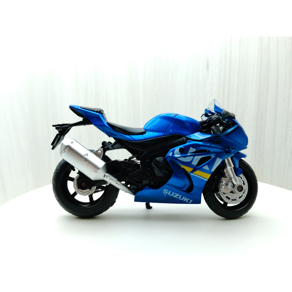台灣現貨 全新盒裝1:18~鈴木GSX-R1000 藍色 模型車 玩具 兒童 收藏 重機 禮物 擺飾 摩托車-細節圖3