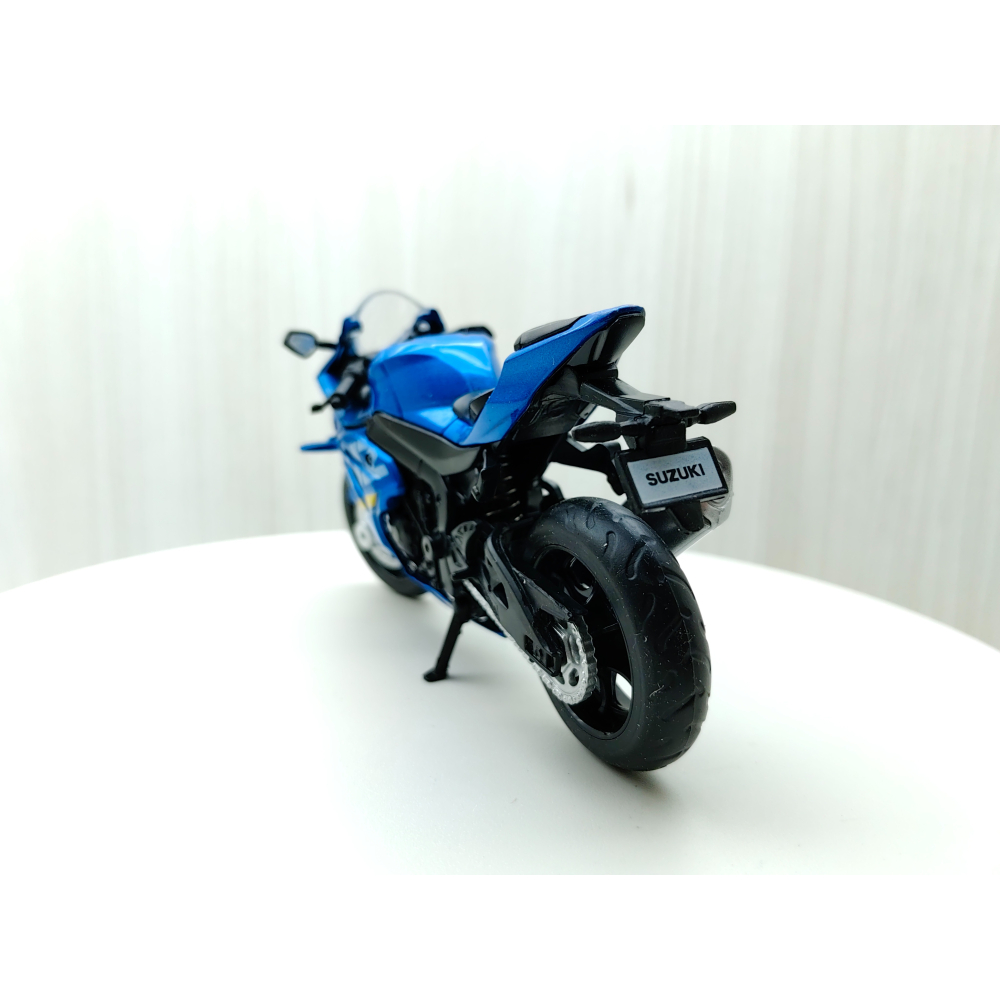 台灣現貨 全新盒裝1:18~鈴木GSX-R1000 藍色 模型車 玩具 兒童 收藏 重機 禮物 擺飾 摩托車-細節圖4