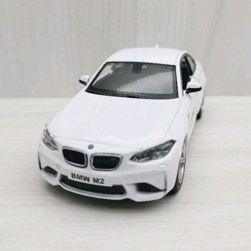台灣現貨 全新盒裝1:36寶馬 BMW M2 白色 合金 模型車 玩具 迴力 兒童 生日 禮物 收藏 擺飾 交通 娛樂
