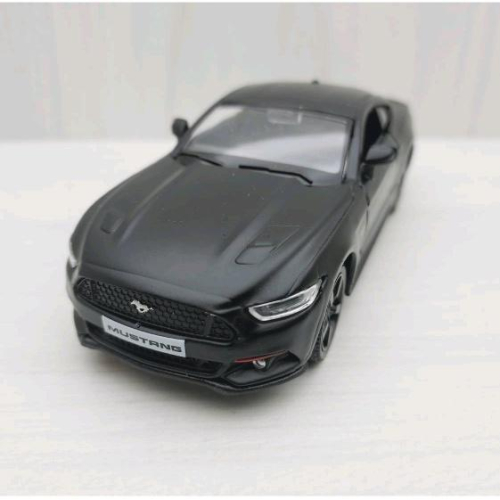 台灣現貨 全新盒裝1:36福特 FORD 2015野馬 消光黑色 合金 模型車 玩具 迴力 兒童 生日 禮物 收藏 擺飾