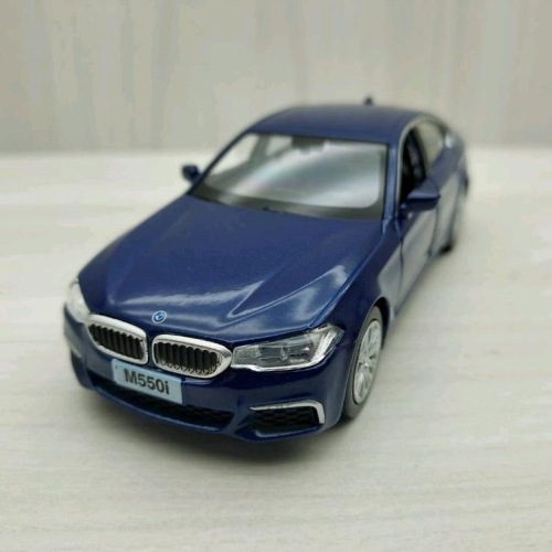 台灣現貨 全新盒裝1:36寶馬BMW 550i 藍色 合金 模型車 玩具 迴力 兒童 生日 禮物 收藏 擺飾 交通 娛樂