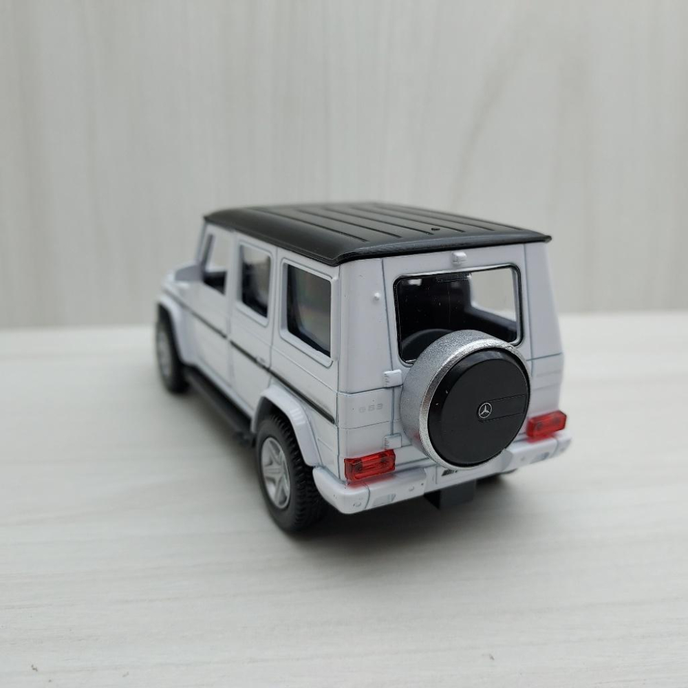 台灣現貨 全新盒裝1:36賓士 BENZ G63 AMG 黑白色 合金 模型車 玩具 迴力 兒童 生日 禮物 收藏 擺飾-細節圖4