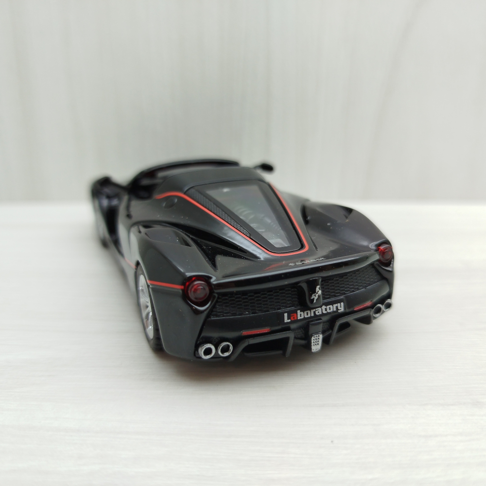台灣現貨 全新盒裝~1:36~法拉利  Ferrari LaFarrari 拉法 黑色 合金 模型車(聲光車)-細節圖4