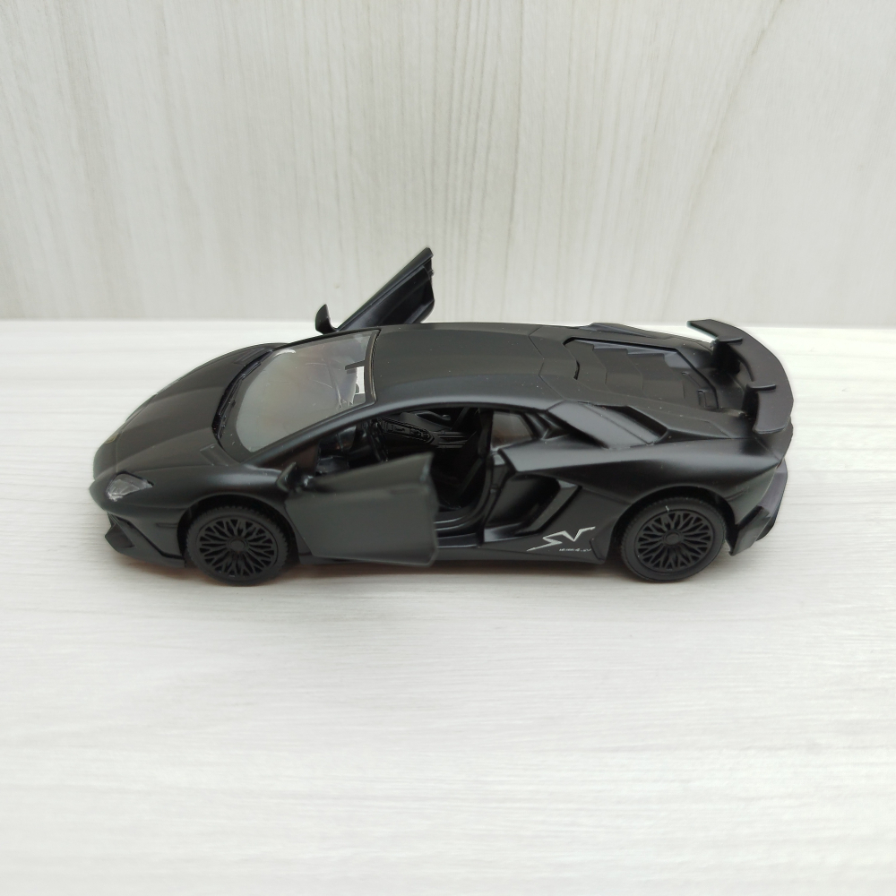 台灣現貨 全新盒裝~1:36~藍寶堅尼 LP750-4 埃文塔多 消光黑色 合金 模型車-細節圖3