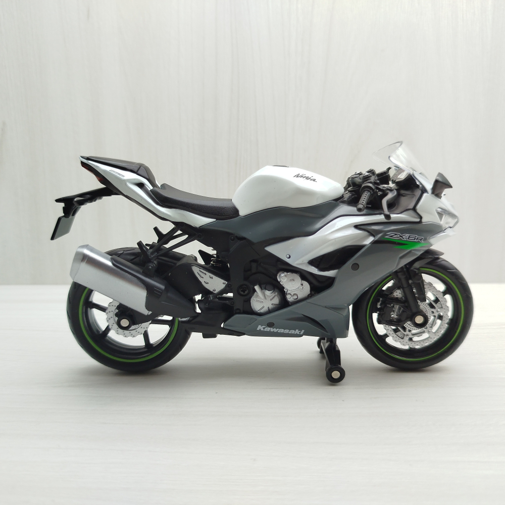 宅米吉 全新現貨~1:12~川崎 KAWASAKI ZX-6R 白灰色 模型車 玩具 兒童 收藏 重機 摩托車 交通模型-細節圖2