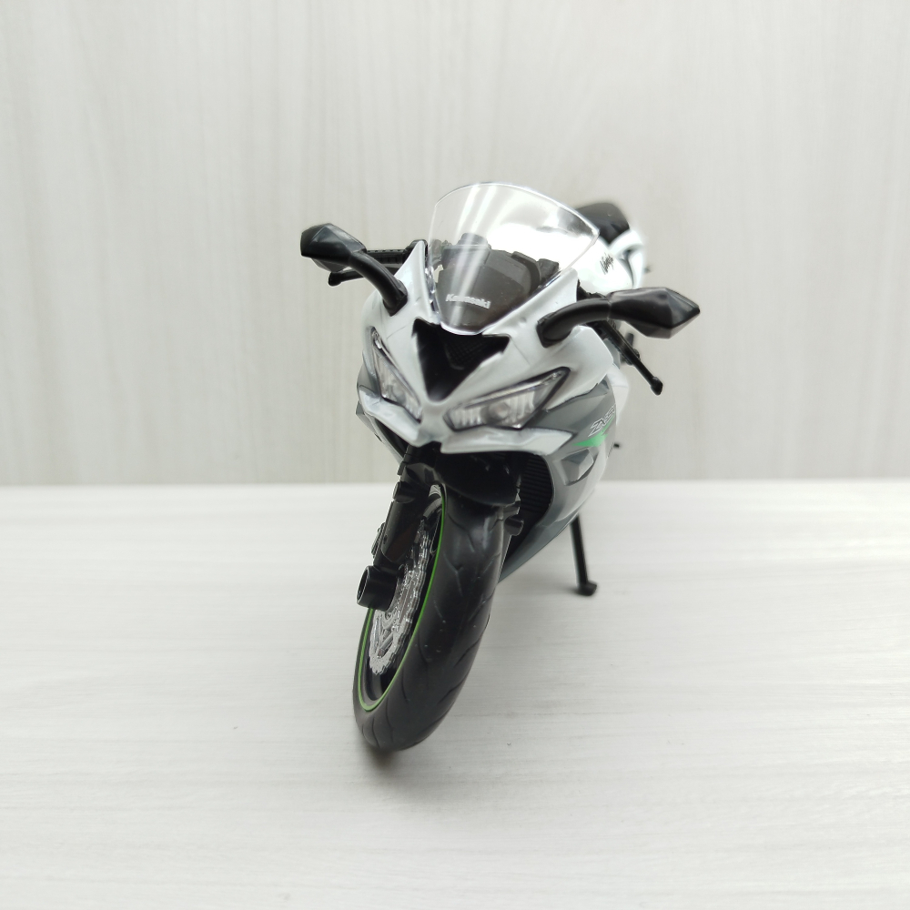 宅米吉 全新現貨~1:12~川崎 KAWASAKI ZX-6R 白灰色 模型車 玩具 兒童 收藏 重機 摩托車 交通模型-細節圖3