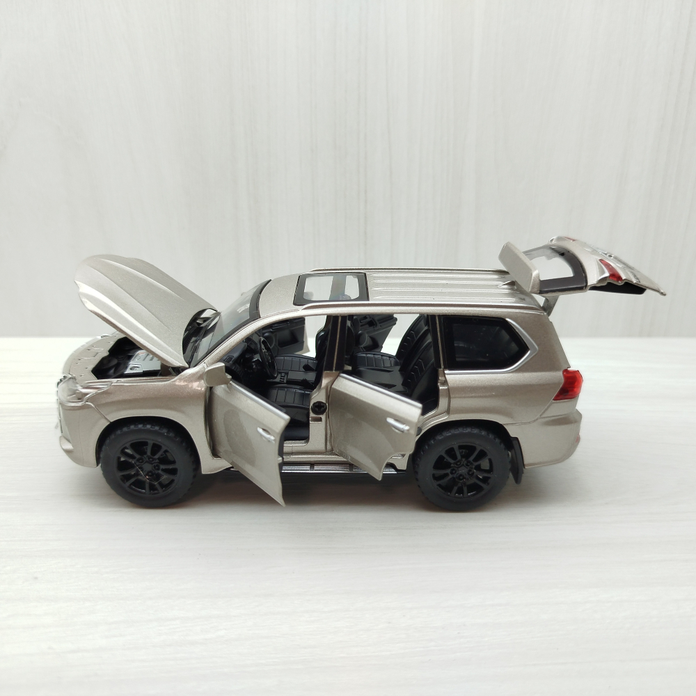 全新盒裝現貨~1:32~凌志 Lexus LX570 香檳色 合金 模型車 聲光車 迴力車 交通模型-細節圖3