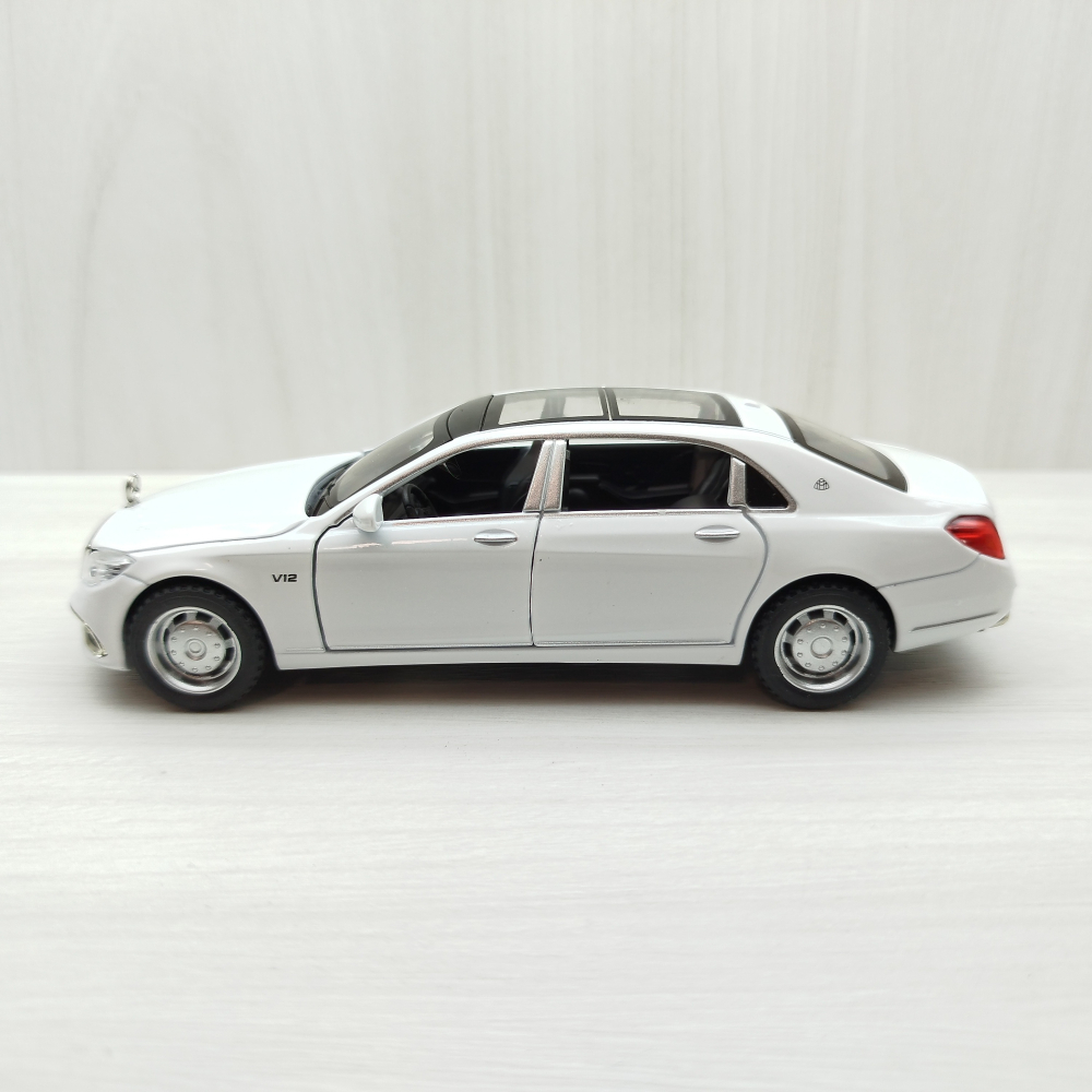 全新盒裝現貨~1:32 ~邁巴赫 Maybah S650 白色合金 模型車 聲光車 玩具  收藏 交通 比例模型-細節圖2