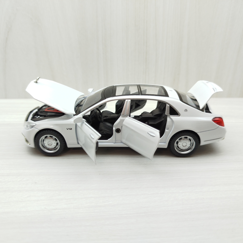 全新盒裝現貨~1:32 ~邁巴赫 Maybah S650 白色合金 模型車 聲光車 玩具  收藏 交通 比例模型-細節圖3