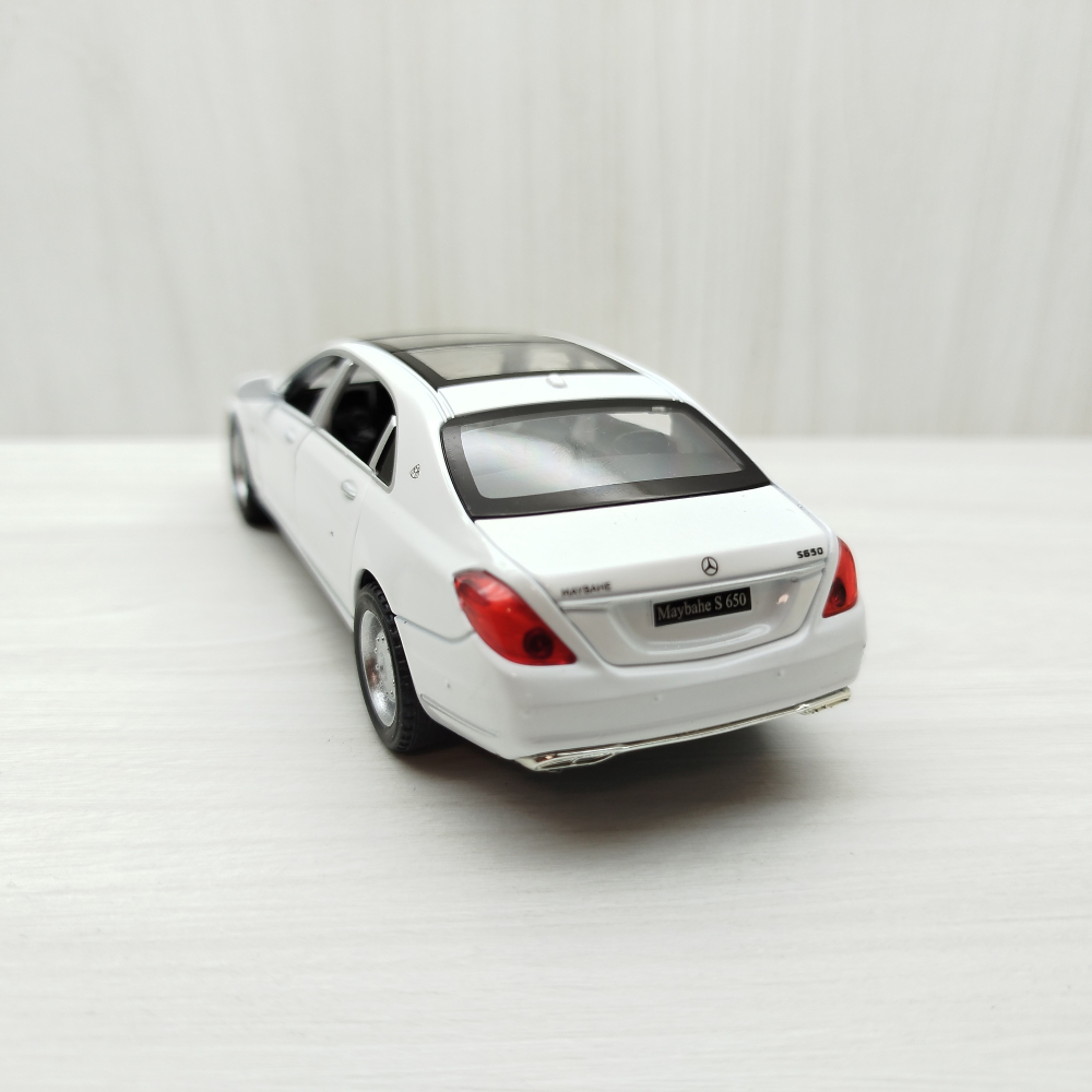 全新盒裝現貨~1:32 ~邁巴赫 Maybah S650 白色合金 模型車 聲光車 玩具  收藏 交通 比例模型-細節圖4