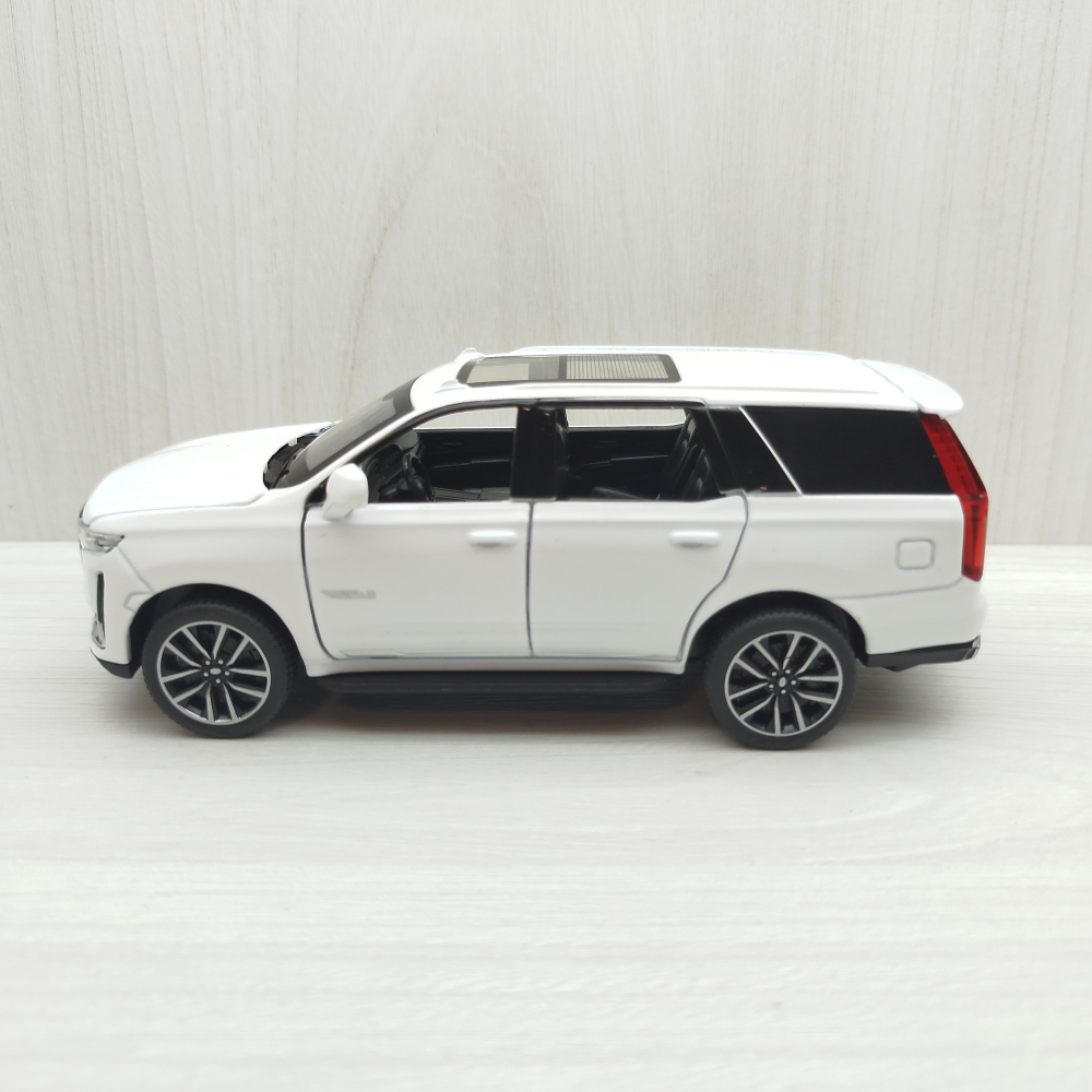 全新盒裝現貨~1:32~凱迪拉克 Escalade 凱雷德 白色 合金 模型車 聲光車 玩具 收藏 交通-細節圖2
