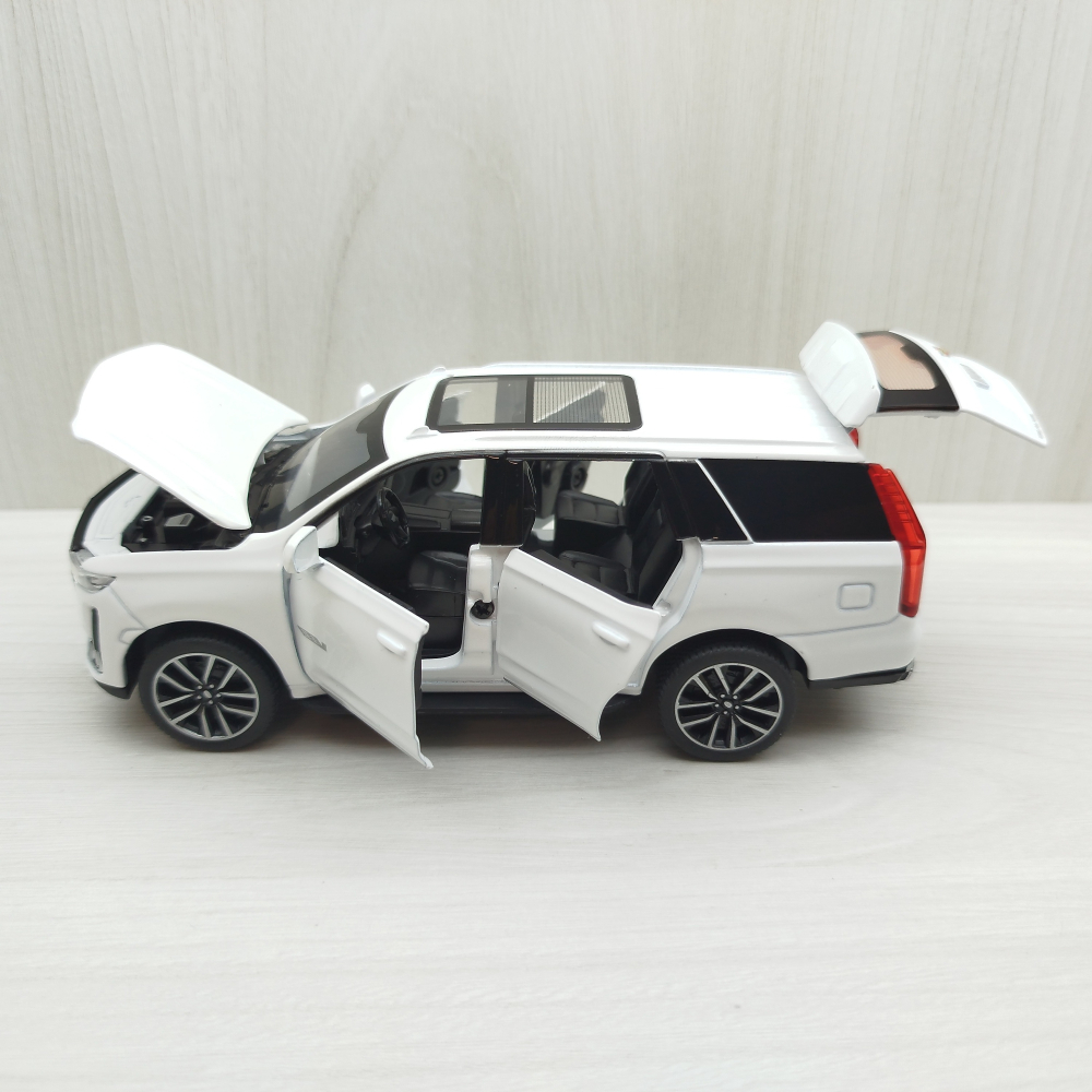 全新盒裝現貨~1:32~凱迪拉克 Escalade 凱雷德 白色 合金 模型車 聲光車 玩具 收藏 交通-細節圖3