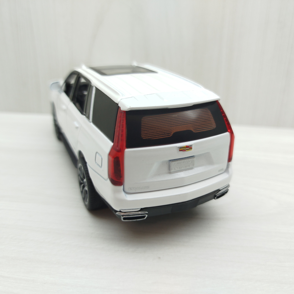 全新盒裝現貨~1:32~凱迪拉克 Escalade 凱雷德 白色 合金 模型車 聲光車 玩具 收藏 交通-細節圖4
