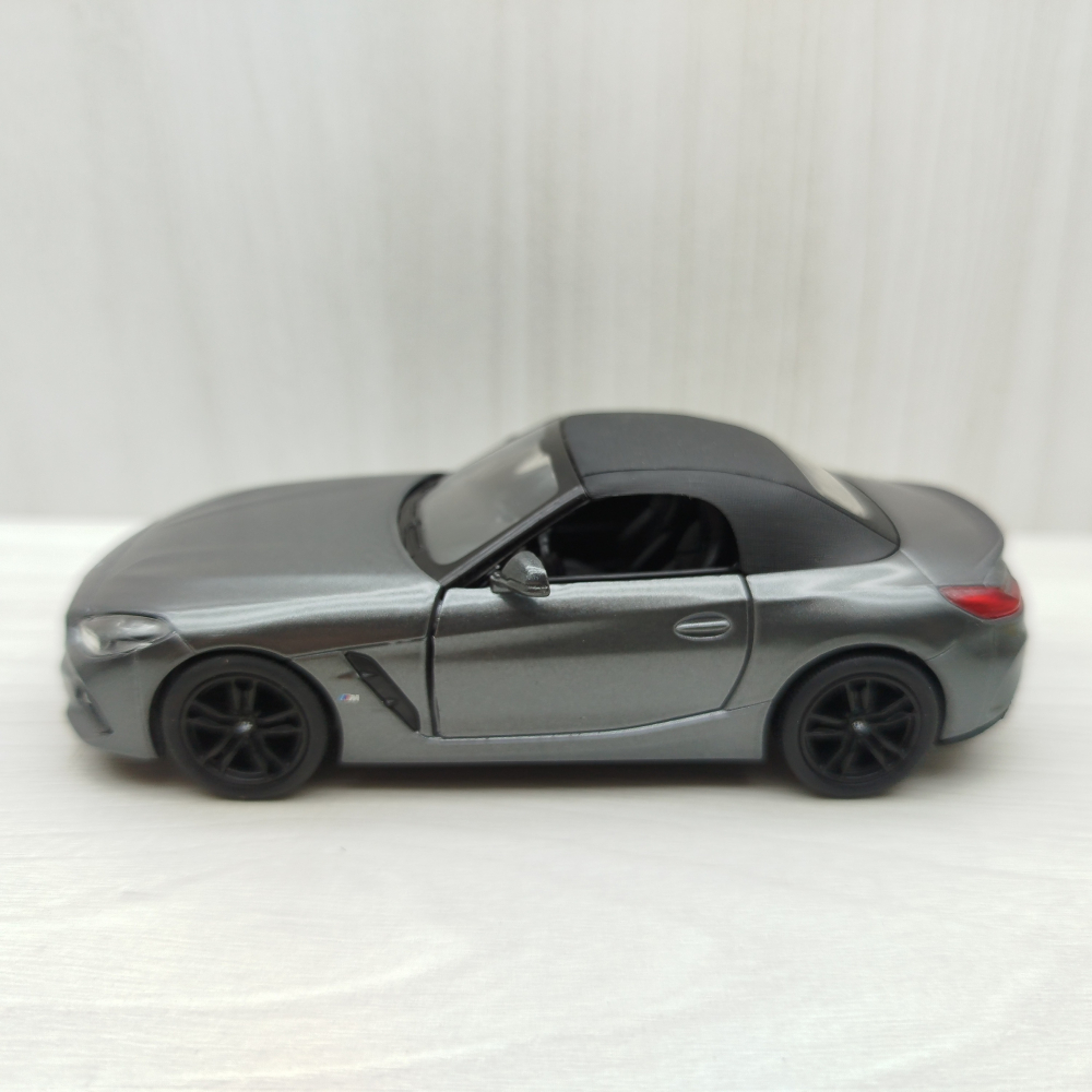 全新盒裝現貨~1:36~寶馬 BMW Z4 灰色 合金 模型車 玩具 迴力 禮物 收藏 交通模型-細節圖2