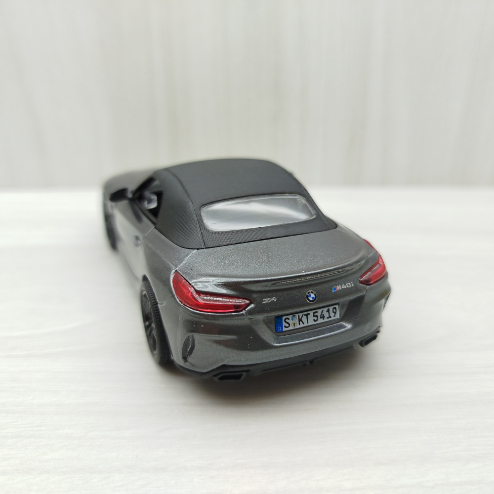全新盒裝現貨~1:36~寶馬 BMW Z4 灰色 合金 模型車 玩具 迴力 禮物 收藏 交通模型-細節圖4