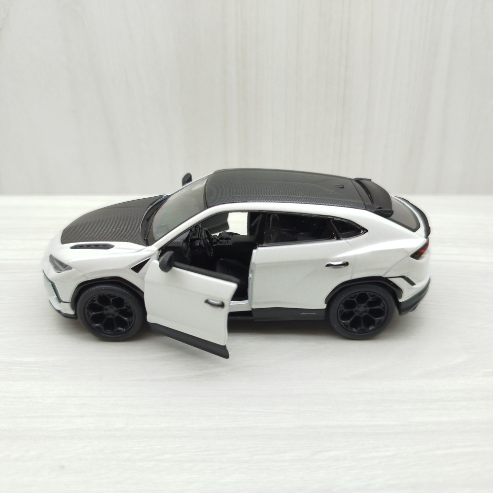 全新盒裝現貨~1:36~藍寶堅尼 URUS 珍珠白色 合金 模型車 玩具 迴力 收藏 交通模型-細節圖3