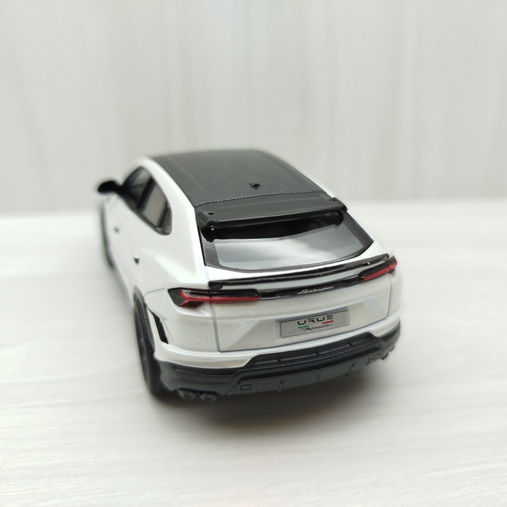 全新盒裝現貨~1:36~藍寶堅尼 URUS 珍珠白色 合金 模型車 玩具 迴力 收藏 交通模型-細節圖5