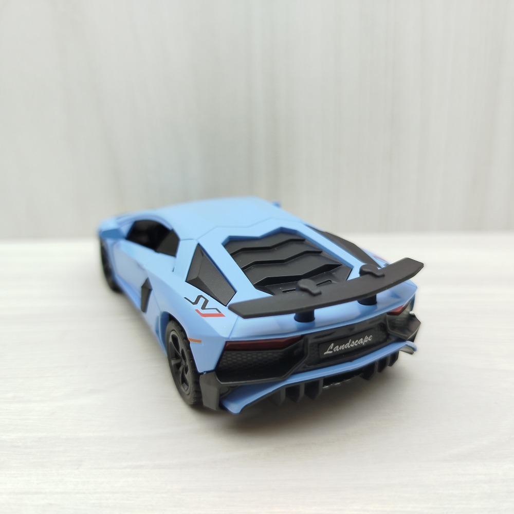 全新盒裝現貨~1:36~藍寶堅尼 LP750-4 消光藍色 合金 模型車 (聲光車) 玩具 收藏 交通模型-細節圖4
