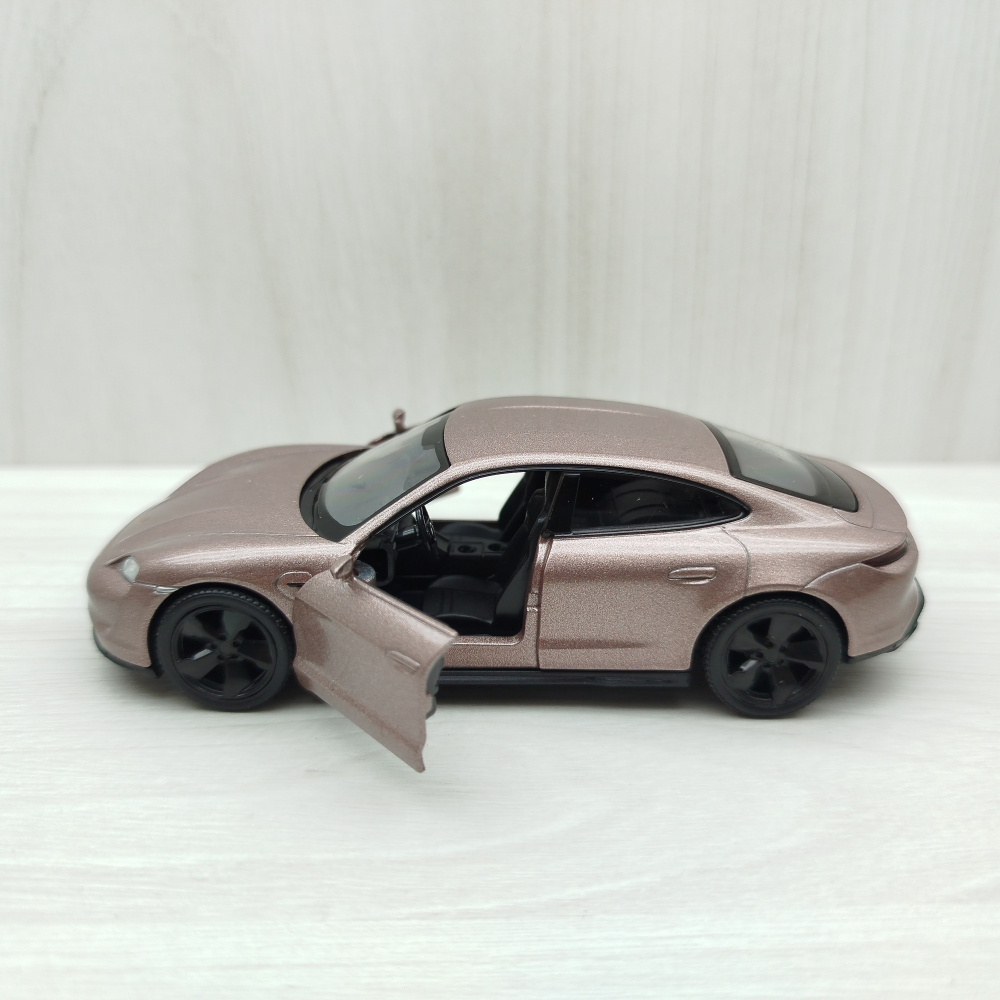 全新盒裝現貨~1:36~保時捷 駿馬 TAYCAN TURBO S 褐色 合金 模型車 迴力車 交通模型-細節圖3