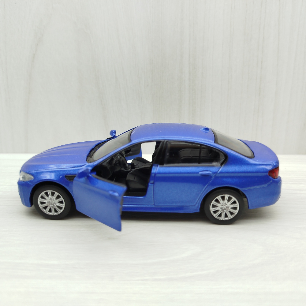全新盒裝現貨~1:36~寶馬 BMW M5 藍色 合金 模型車 迴力車 交通模型 收藏-細節圖3