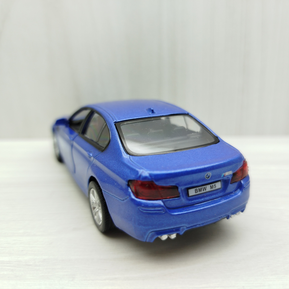 全新盒裝現貨~1:36~寶馬 BMW M5 藍色 合金 模型車 迴力車 交通模型 收藏-細節圖4
