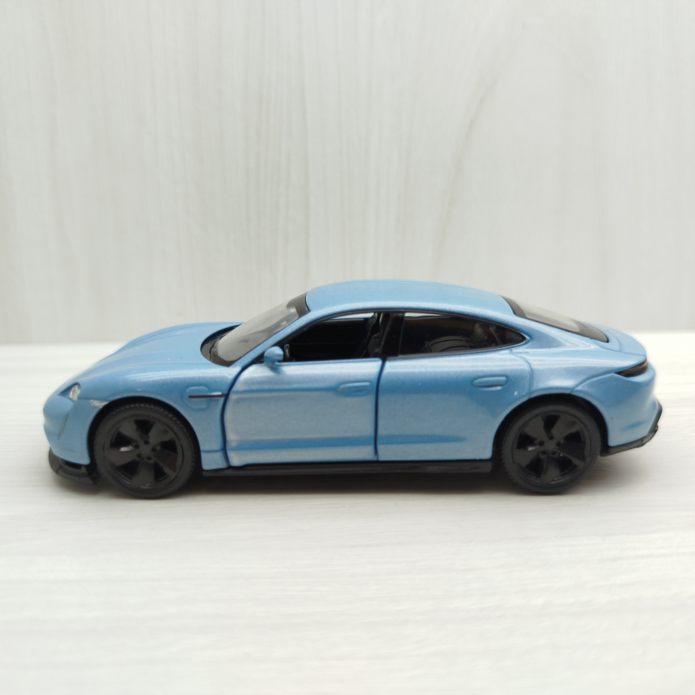 全新盒裝現貨~1:36~保時捷 駿馬TAYCAN 淺藍色 合金 模型車 玩具 迴力 禮物 收藏 擺飾 交通-細節圖2