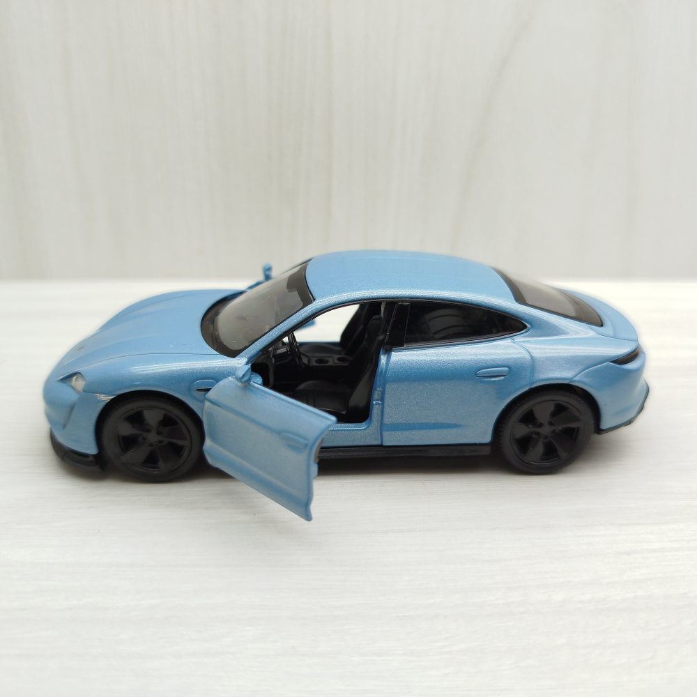 全新盒裝現貨~1:36~保時捷 駿馬TAYCAN 淺藍色 合金 模型車 玩具 迴力 禮物 收藏 擺飾 交通-細節圖3