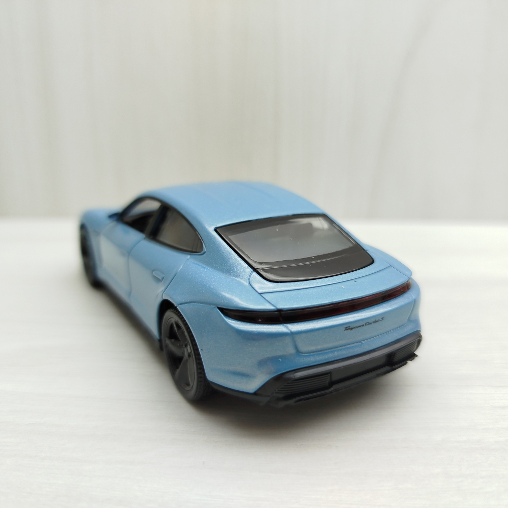 全新盒裝現貨~1:36~保時捷 駿馬TAYCAN 淺藍色 合金 模型車 玩具 迴力 禮物 收藏 擺飾 交通-細節圖4