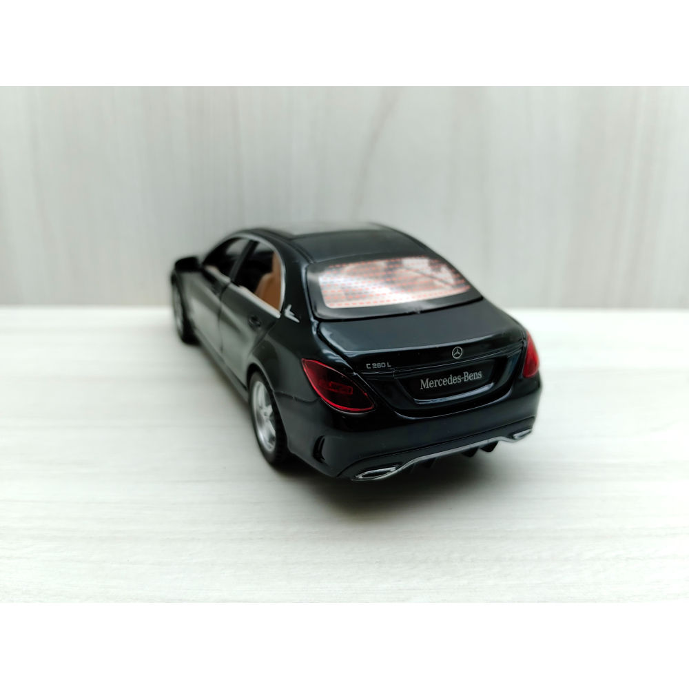 全新盒裝現貨~1:32 ~賓士 BENZ C260L 黑色 合金 模型車 聲光車 玩具 兒童 禮物 收藏 交通-細節圖4
