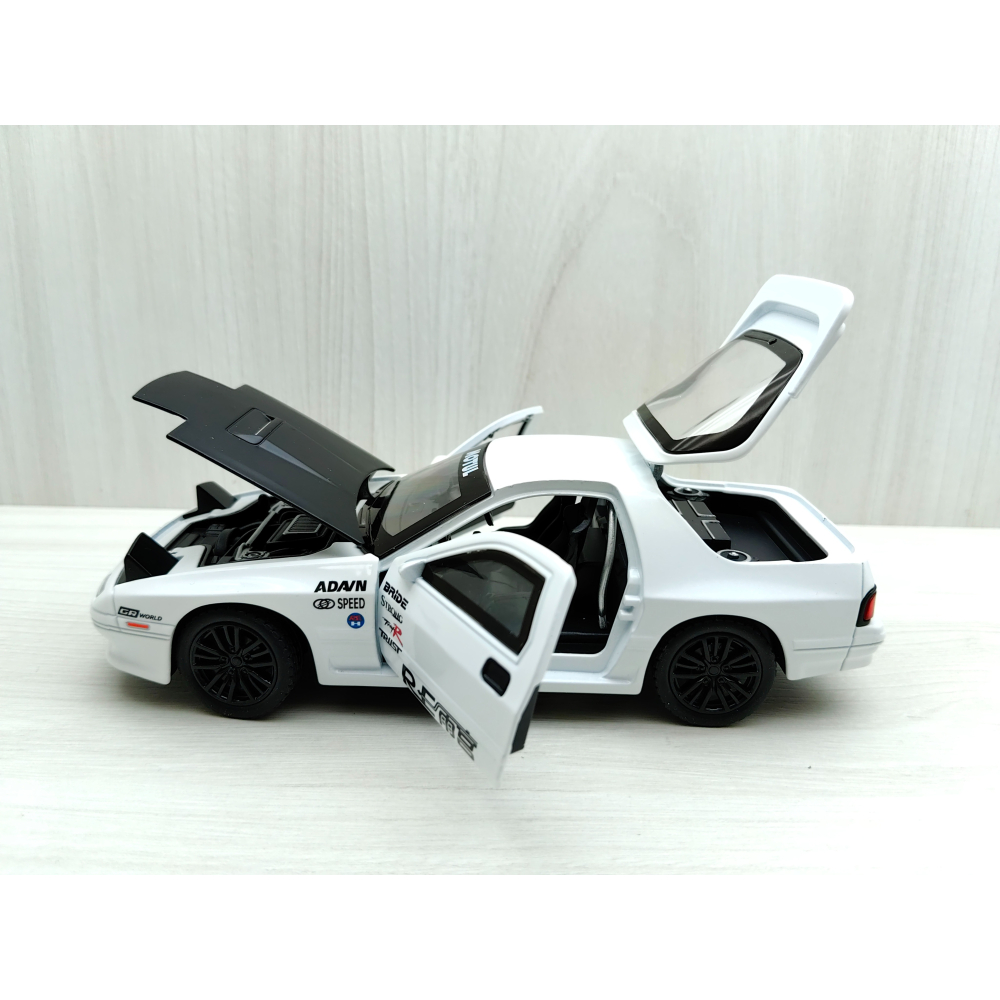 全新盒裝現貨~1:32~馬自達 Mazda RX-7 前輪可轉向 白色 合金 模型車 聲光車 玩具 收藏 交通-細節圖4