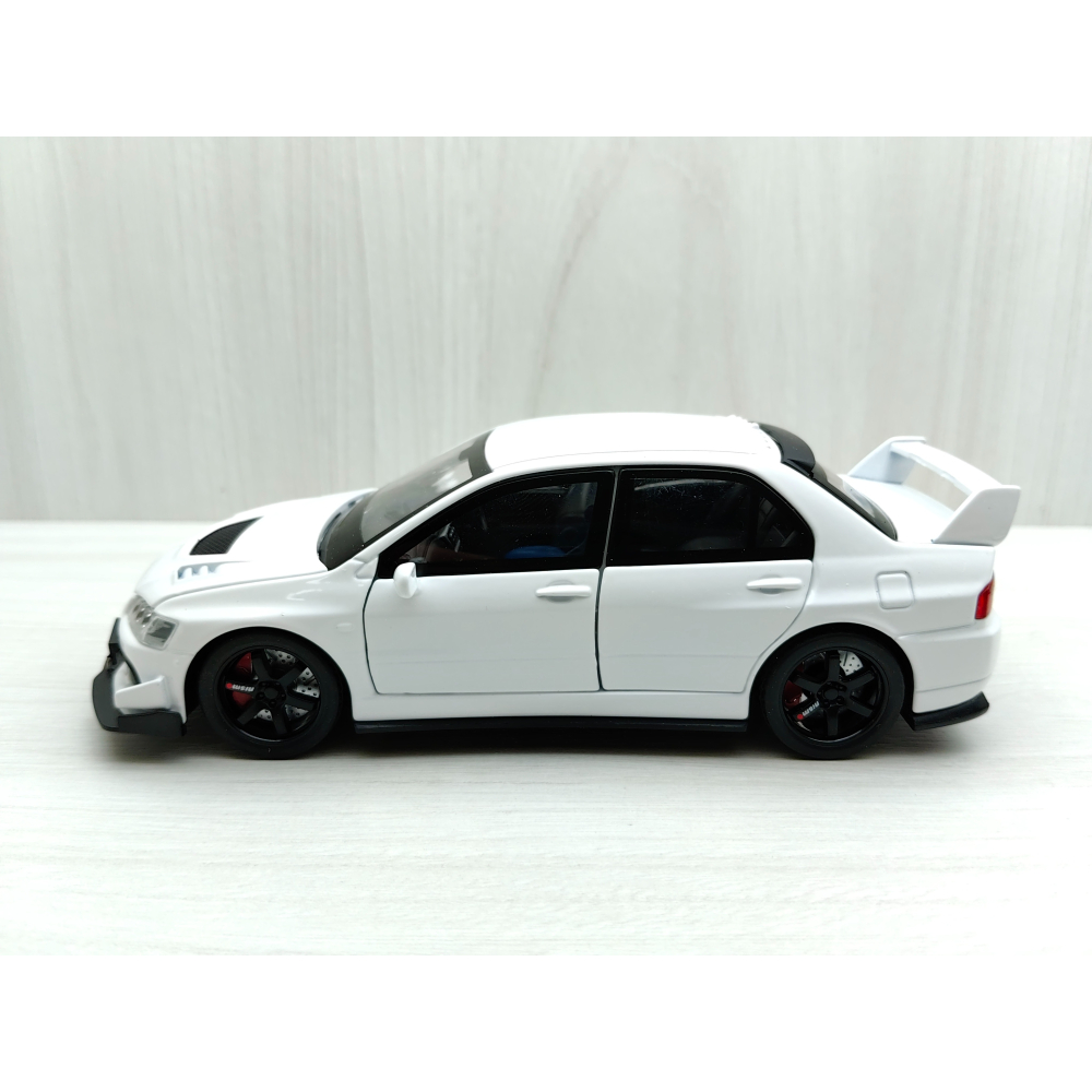 全新盒裝現貨~1:32~三菱 EVO 九代 白色 前輪轉向 車燈恆亮開關 合金 模型車 聲光車-細節圖3