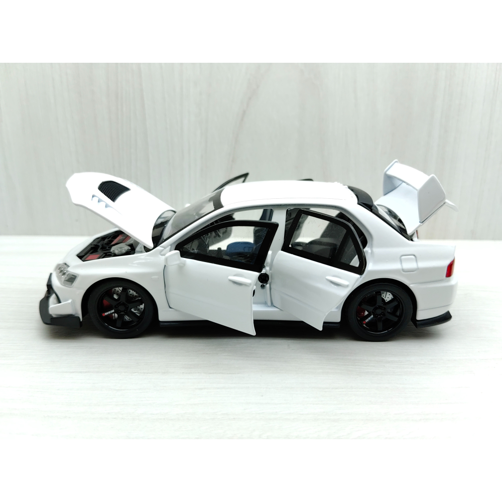 全新盒裝現貨~1:32~三菱 EVO 九代 白色 前輪轉向 車燈恆亮開關 合金 模型車 聲光車-細節圖4