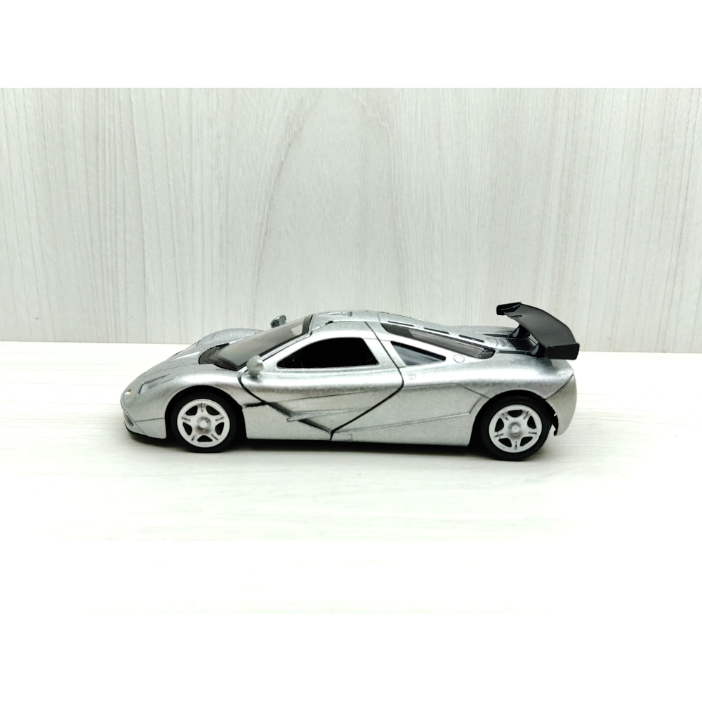 全新盒裝現貨~1:36~麥拉倫 McLaren F1 銀色 合金 模型車 玩具 迴力 收藏 交通-細節圖2