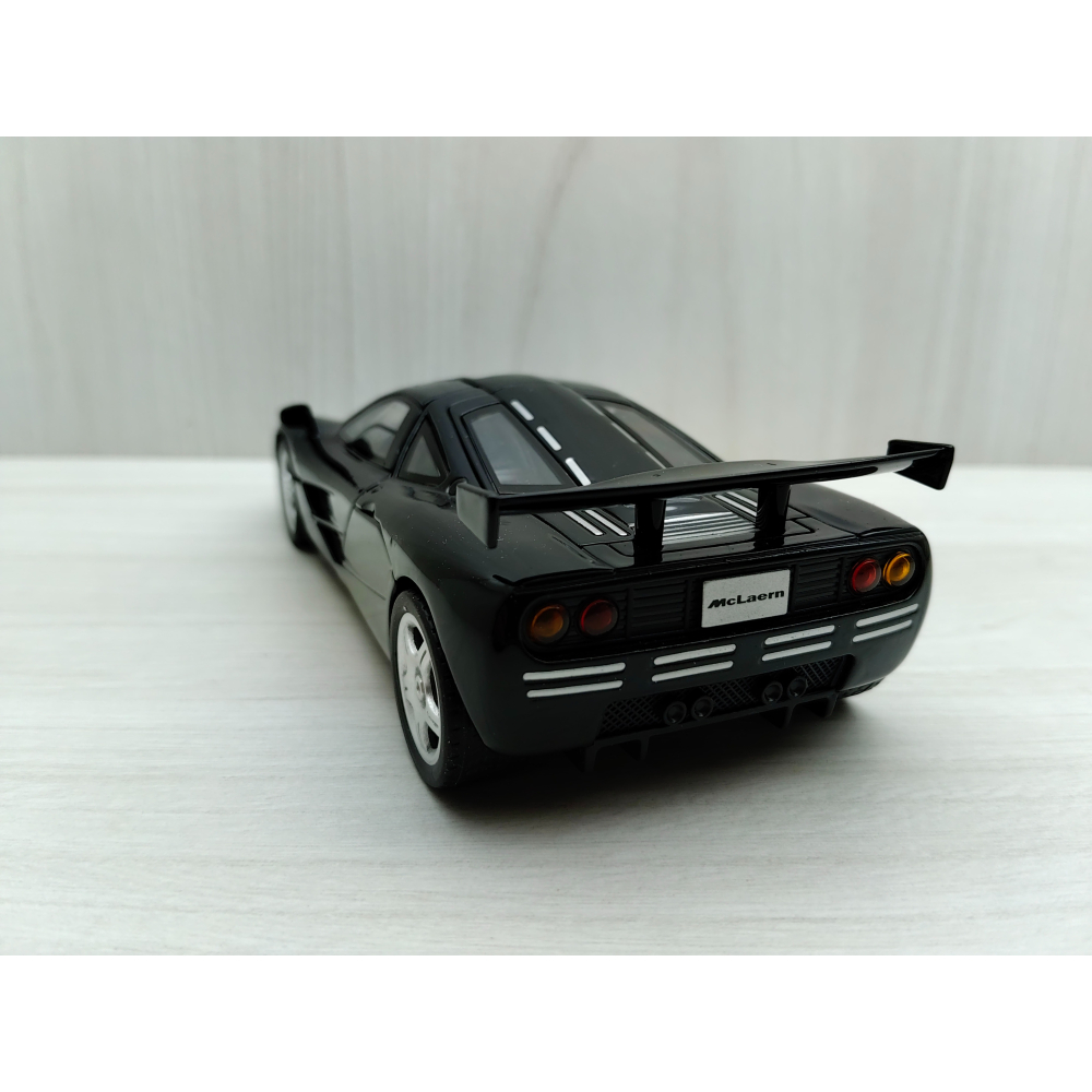 全新盒裝現貨~1:32~麥拉倫 McLaren F1 黑色 車燈恆亮開關  合金 模型車 聲光車-細節圖5