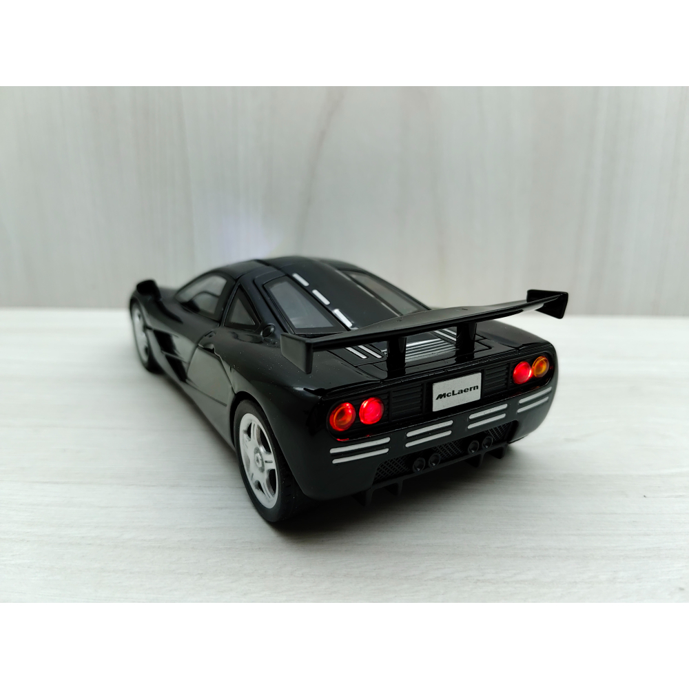 全新盒裝現貨~1:32~麥拉倫 McLaren F1 黑色 車燈恆亮開關  合金 模型車 聲光車-細節圖6