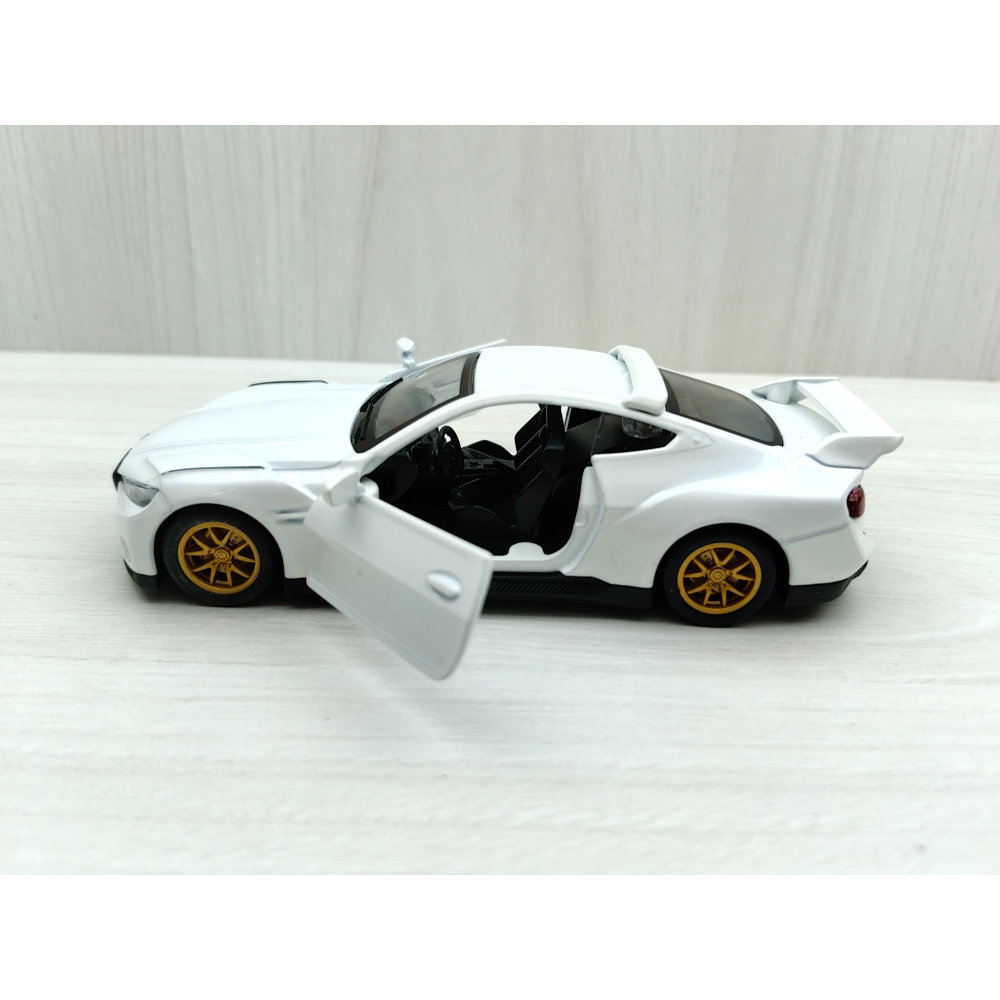 全新盒裝現貨~1:42~寶馬 BMW 3.0 CSL  白色 合金 模型車 玩具 迴力 收藏 交通模型-細節圖3