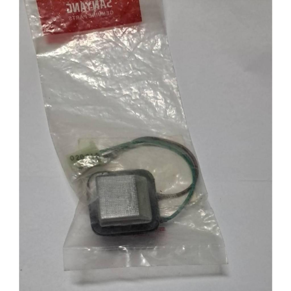 清倉~三陽原廠 置物箱燈總成 M9P (設變後) 適用:RV 250-細節圖2