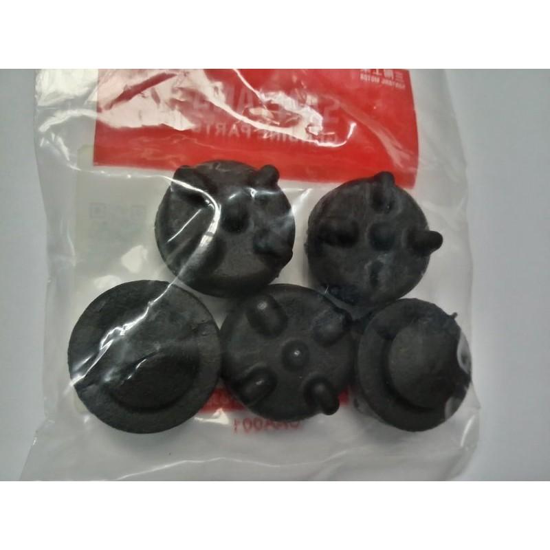 三陽原廠主腳架橡皮V02 內容物:1包5個，1個25元。適用機種:阿帝拉/舊迪爵 請確認物品是否正確可裝喔，賣場是大扣的-細節圖2